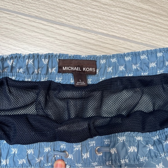 Michael Kors Mid Length Blue White MK Logo Swim Lined Shorts Trunks Mens Size L - Picture 5 of 13